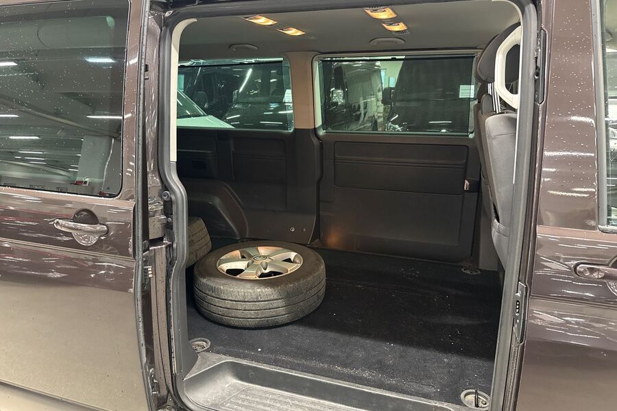 Volkswagen Caravelle vaihtoauto