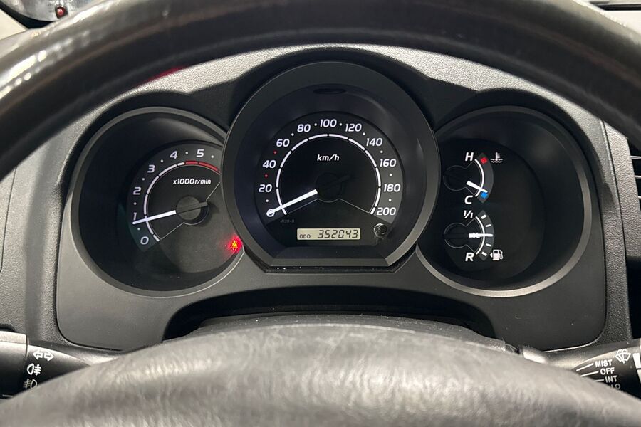 Toyota Hilux vaihtoauto