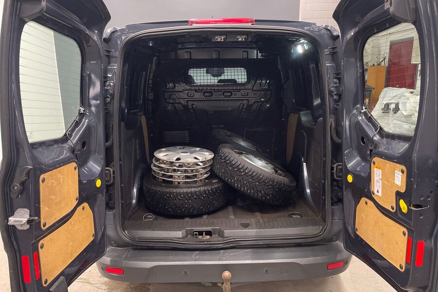 Ford Transit Connect vaihtoauto