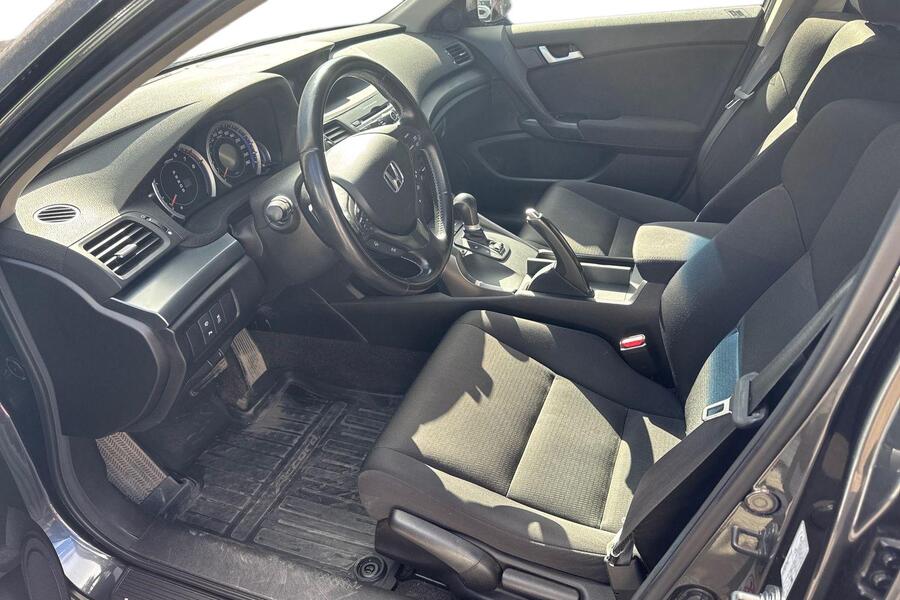 Honda Accord vaihtoauto