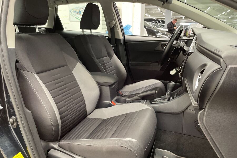 Toyota Auris vaihtoauto