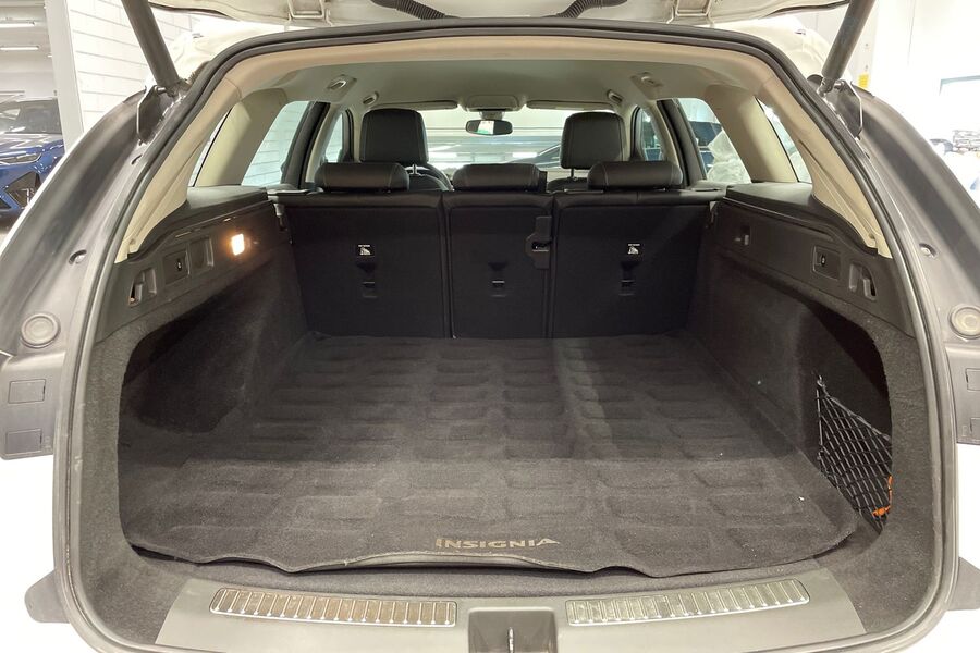 Opel Insignia vaihtoauto