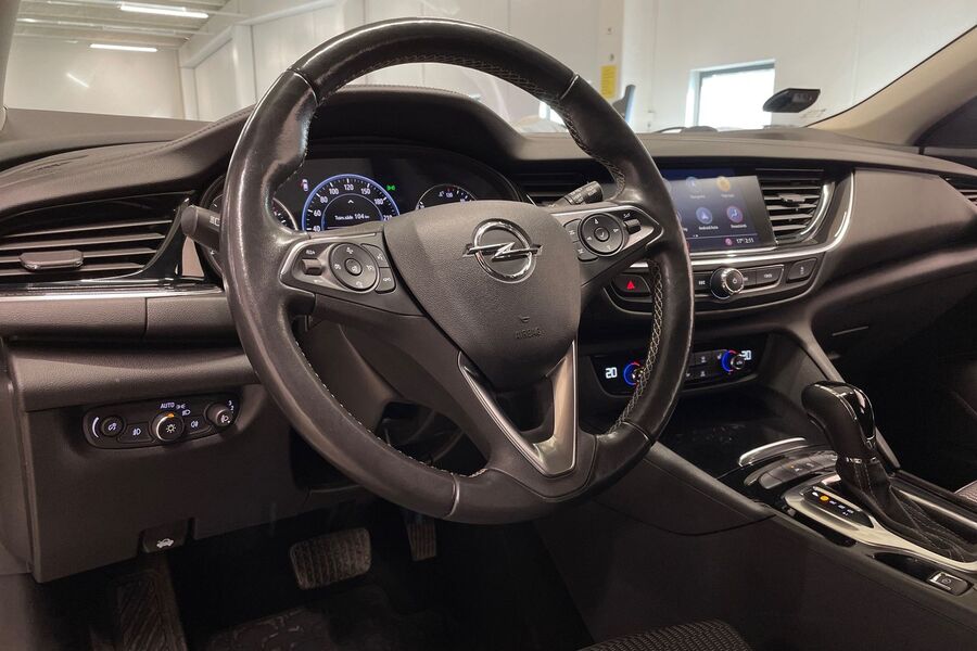 Opel Insignia vaihtoauto