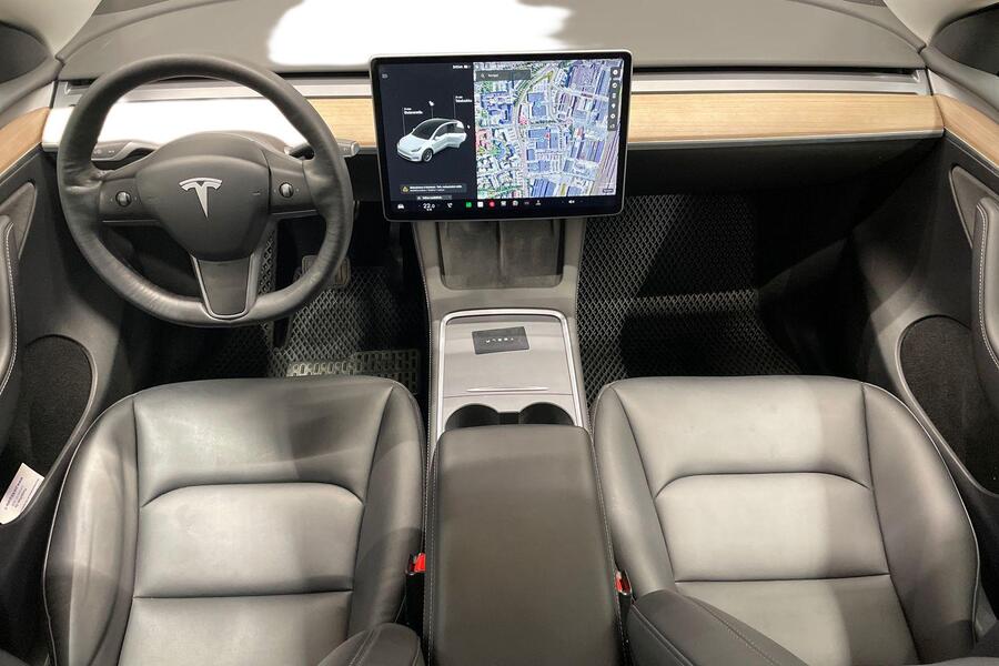 Tesla Model Y vaihtoauto