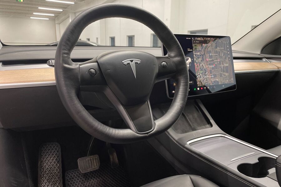 Tesla Model Y vaihtoauto