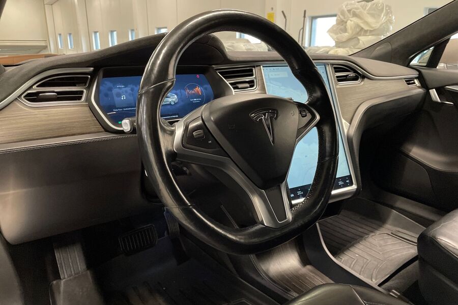 Tesla Model S vaihtoauto