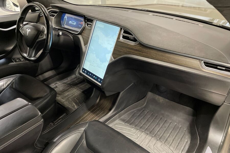 Tesla Model S vaihtoauto