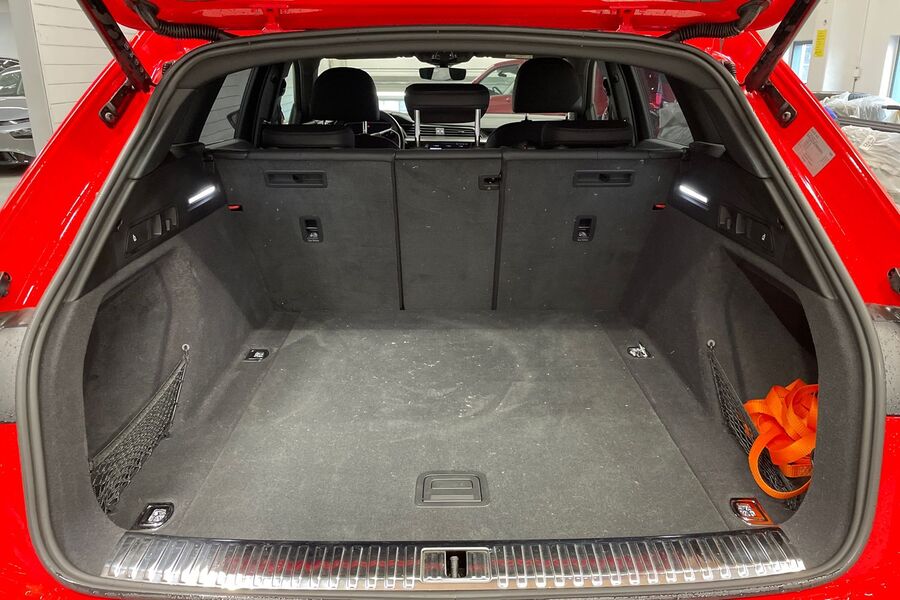 Audi Q8 e-tron vaihtoauto