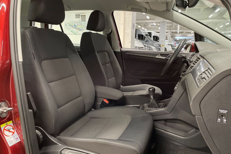 Volkswagen Golf Sportsvan vaihtoauto