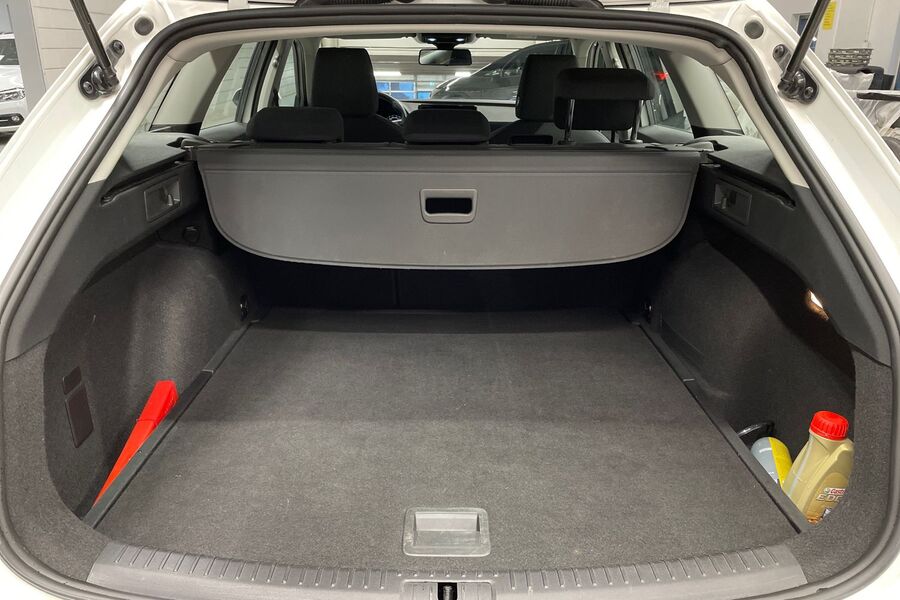 SEAT Leon Sportstourer vaihtoauto