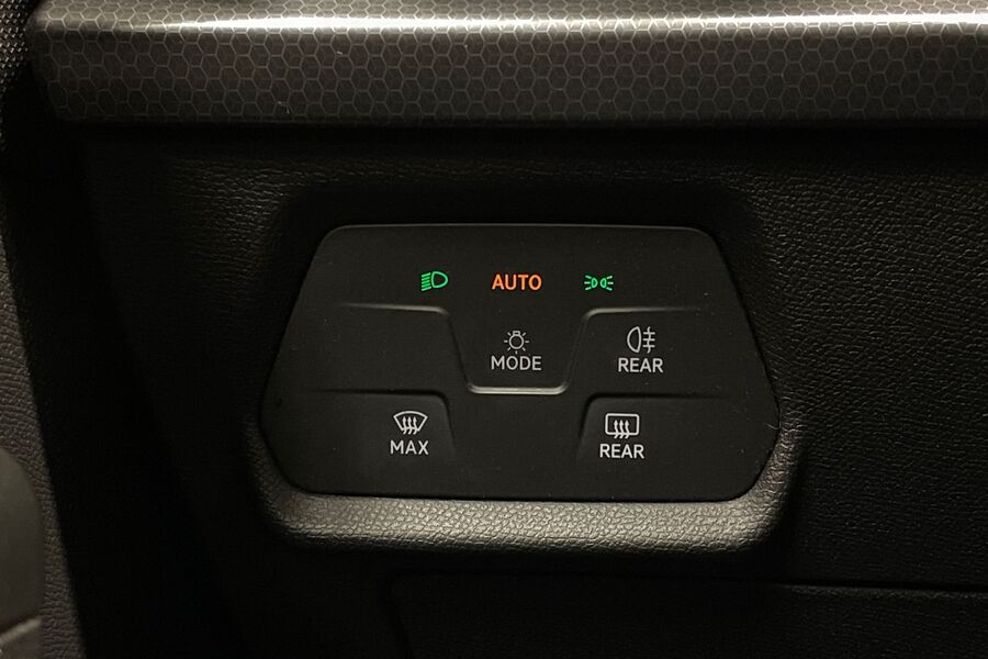 SEAT Leon Sportstourer vaihtoauto