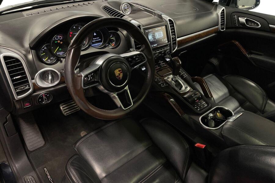 Porsche Cayenne vaihtoauto