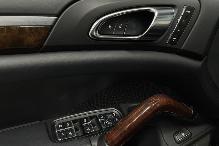 Porsche Cayenne vaihtoauto