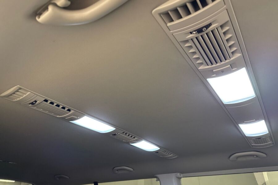 Volkswagen Caravelle vaihtoauto