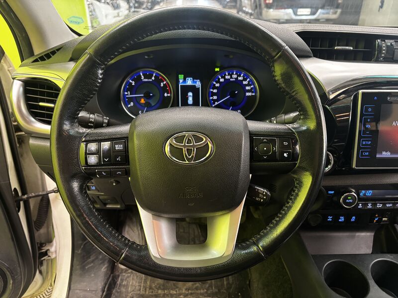 Toyota Hilux vaihtoauto