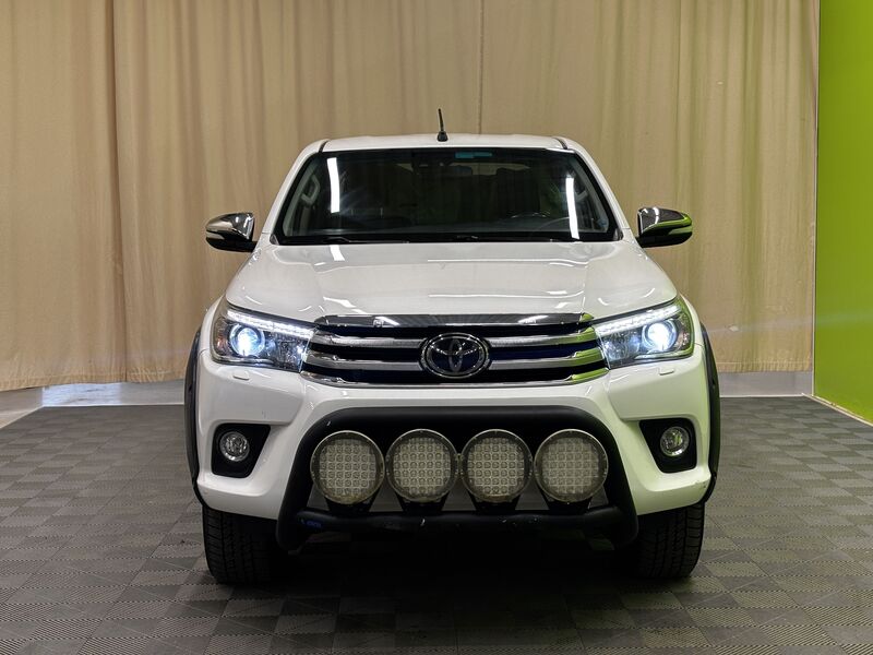 Toyota Hilux vaihtoauto