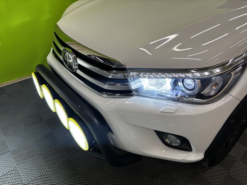 Toyota Hilux vaihtoauto