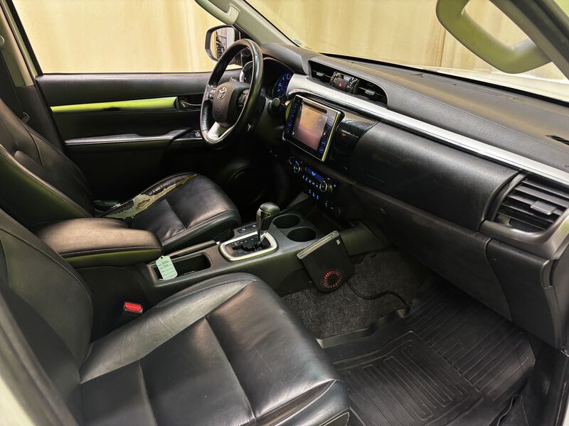 Toyota Hilux vaihtoauto