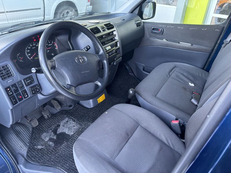 Toyota Hiace vaihtoauto