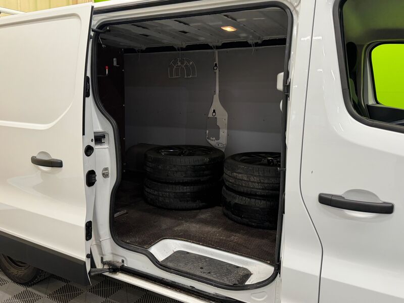 Opel Vivaro vaihtoauto