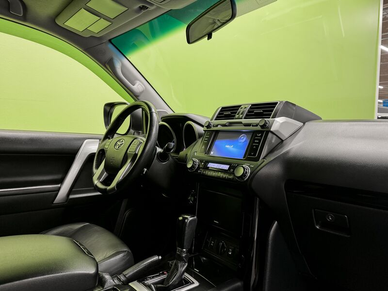 Toyota Land Cruiser vaihtoauto