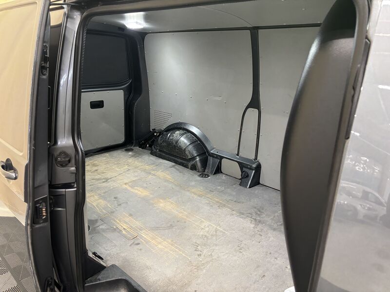 Volkswagen Transporter vaihtoauto