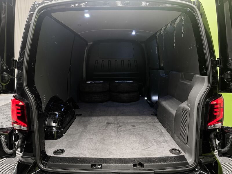 Volkswagen Transporter vaihtoauto