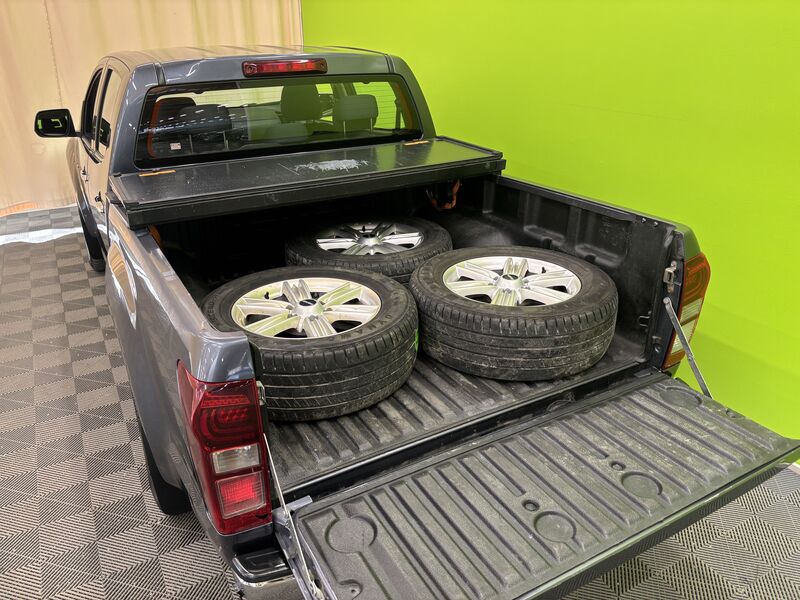 Isuzu D-Max vaihtoauto