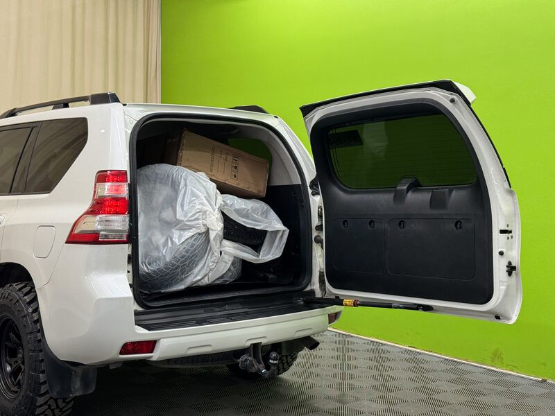 Toyota Land Cruiser vaihtoauto