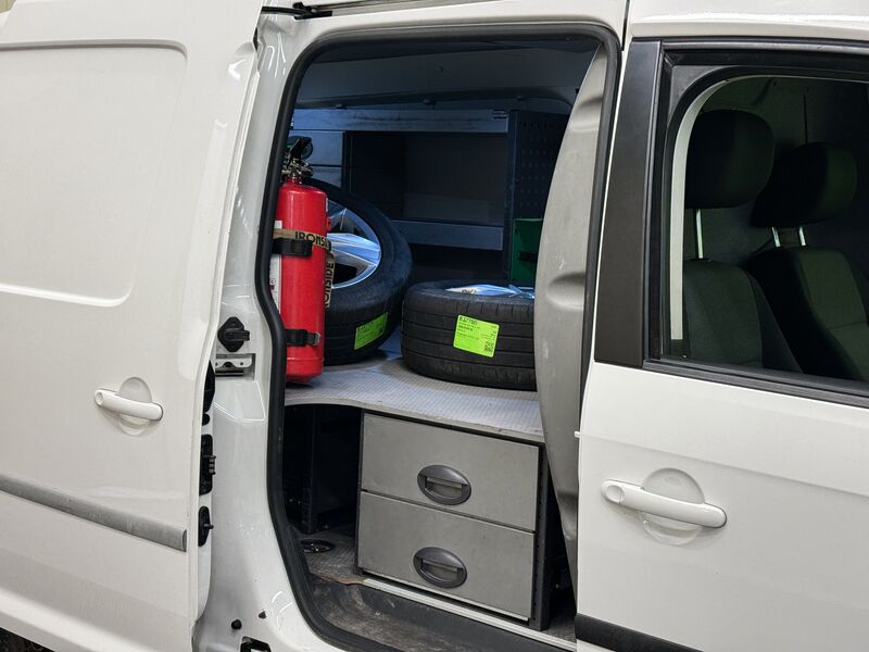 Volkswagen Caddy Maxi vaihtoauto