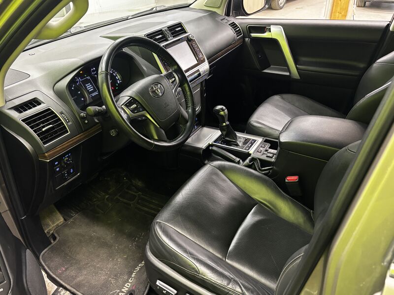 Toyota Land Cruiser vaihtoauto