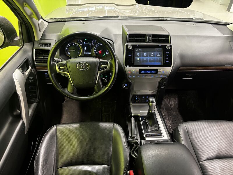 Toyota Land Cruiser vaihtoauto