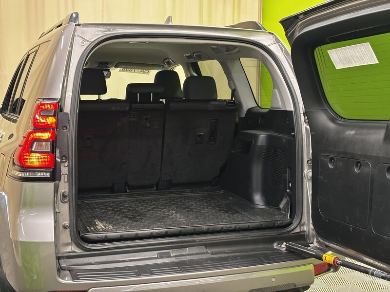 Toyota Land Cruiser vaihtoauto