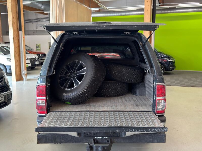 Toyota Hilux vaihtoauto