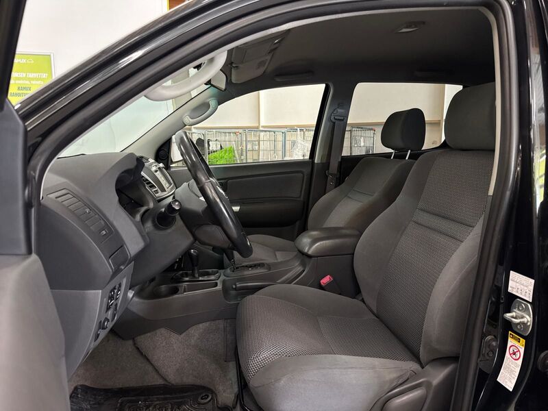 Toyota Hilux vaihtoauto