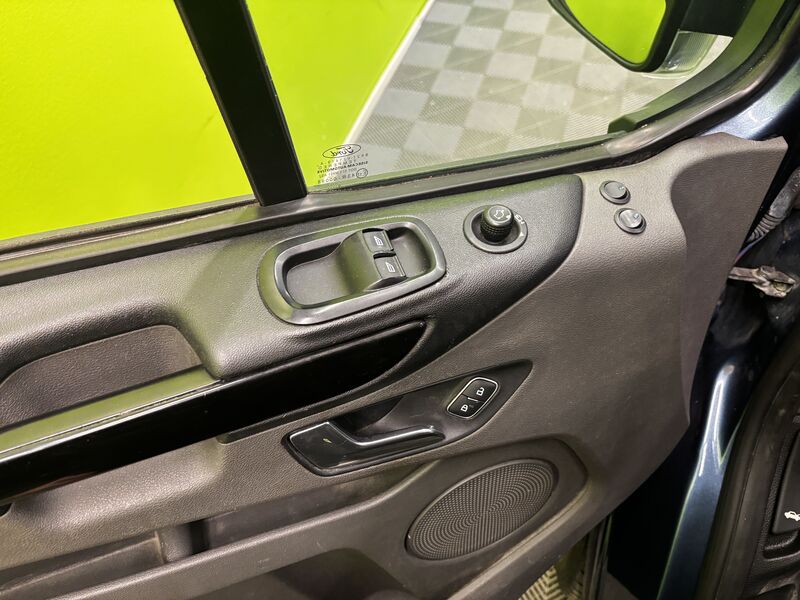 Ford Transit Custom vaihtoauto