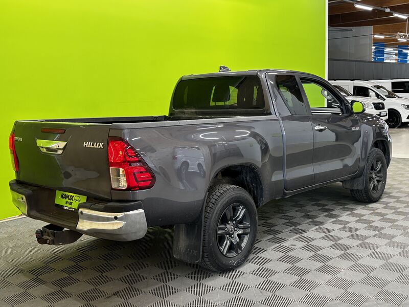 Toyota Hilux vaihtoauto