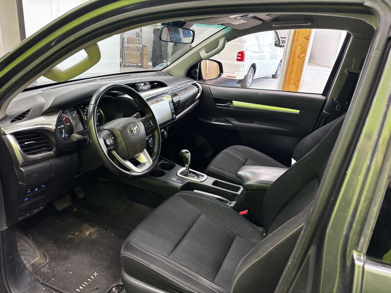 Toyota Hilux vaihtoauto
