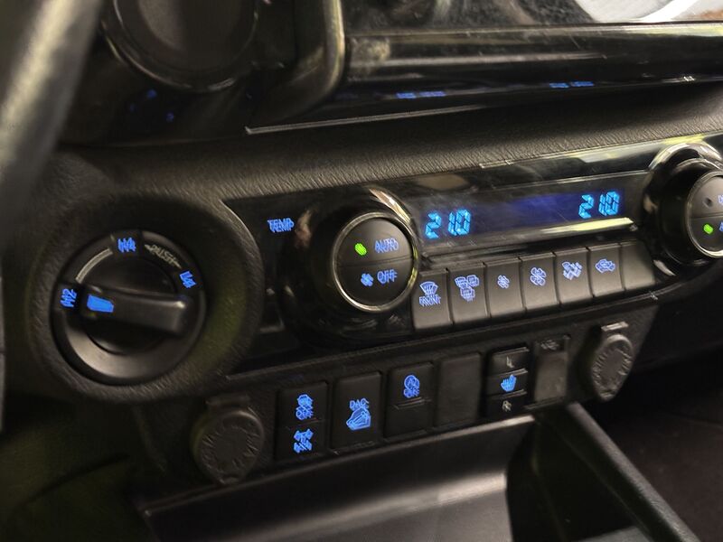 Toyota Hilux vaihtoauto