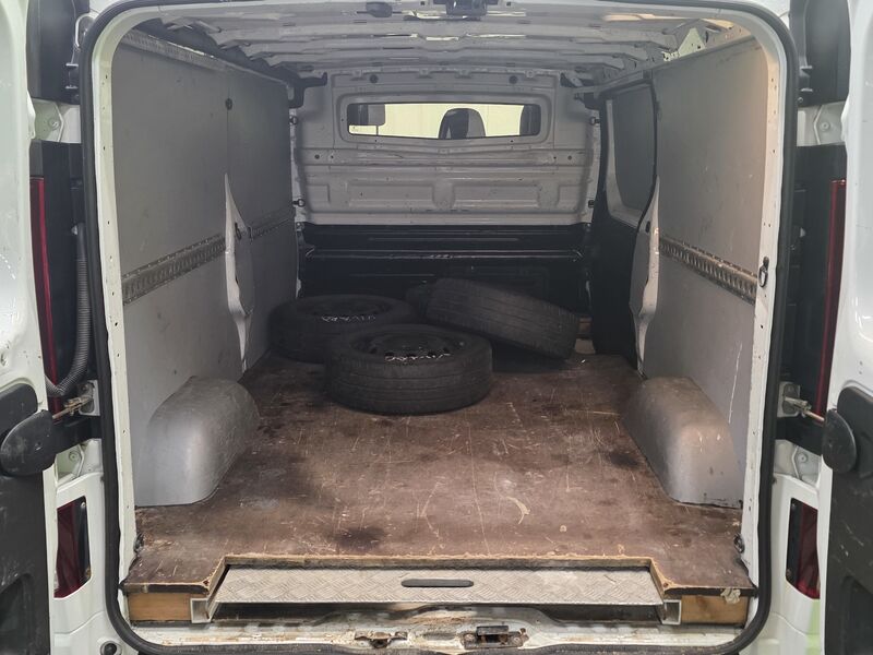 Opel Vivaro vaihtoauto