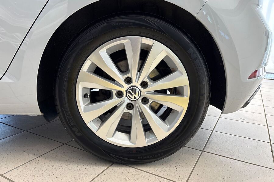 Volkswagen Golf vaihtoauto