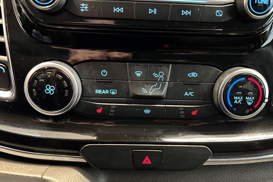 Ford Tourneo Custom vaihtoauto