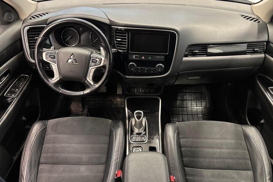 Mitsubishi Outlander PHEV vaihtoauto