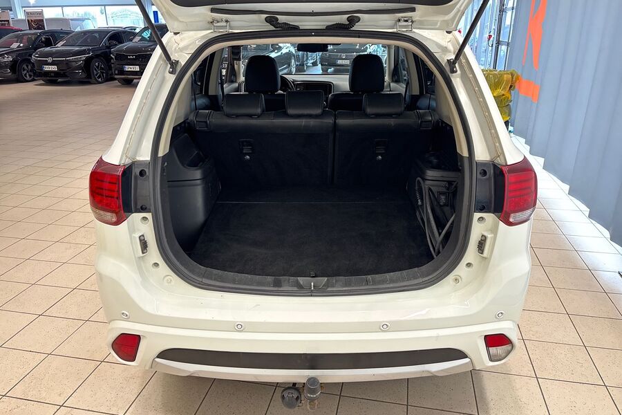 Mitsubishi Outlander PHEV vaihtoauto