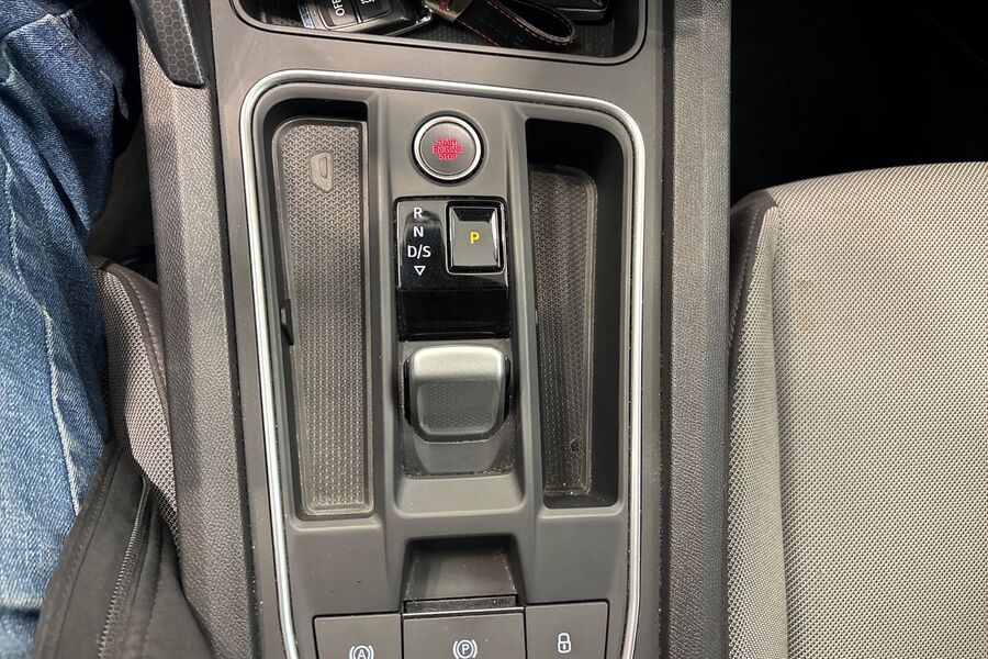 SEAT Leon Sportstourer vaihtoauto