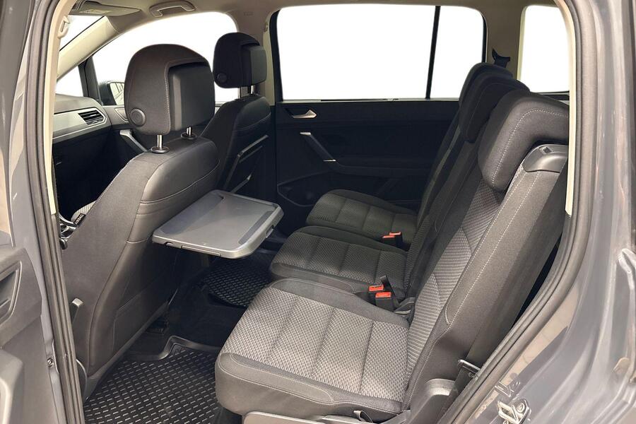 Volkswagen Touran vaihtoauto