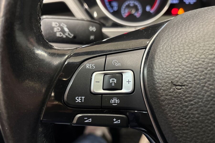 Volkswagen Touran vaihtoauto