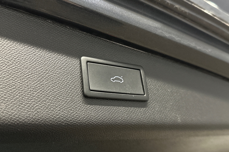 SEAT Leon Sportstourer vaihtoauto