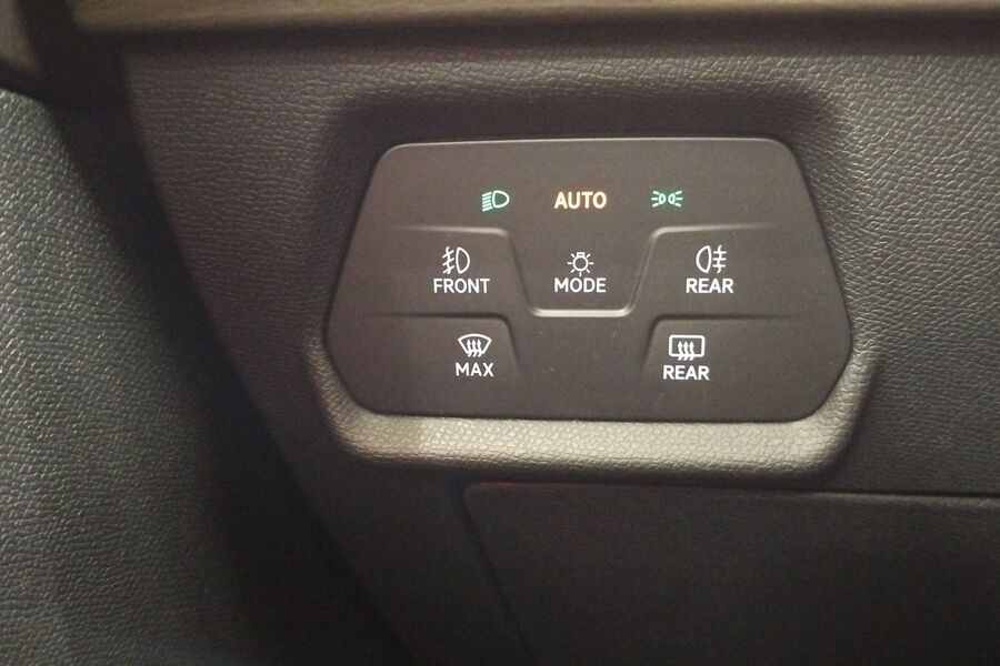 SEAT Leon Sportstourer vaihtoauto