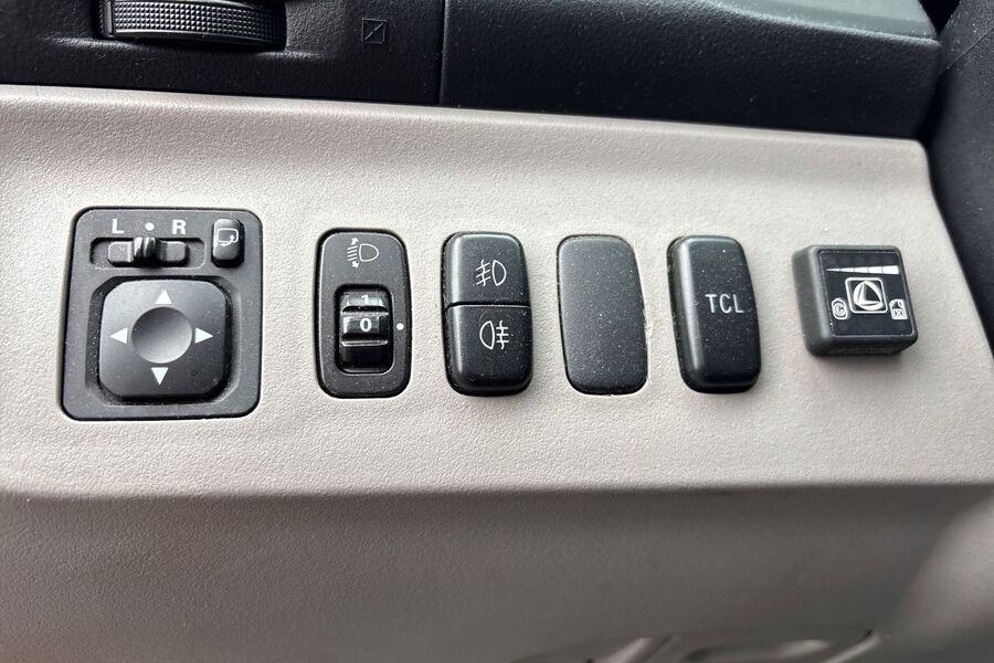 Mitsubishi Grandis vaihtoauto